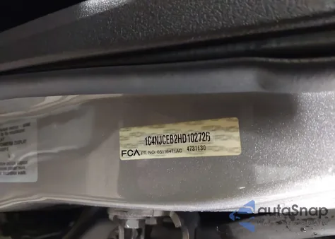 2017 Jeep Compass Latitude Fwd z USA, uszkodzony, nr VIN 1C4NJCEB2HD102726